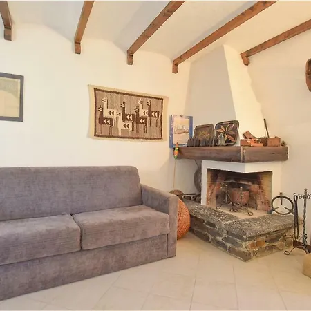 Amazing In W/ Outdoor Swimming Pool, Wifi And Outdoor Swimming Pool Holiday home *